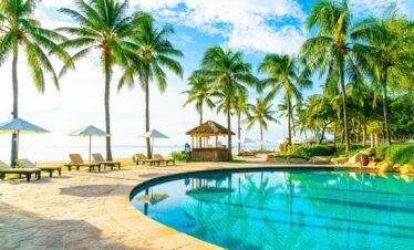 Maldives-beach-swimming-pool