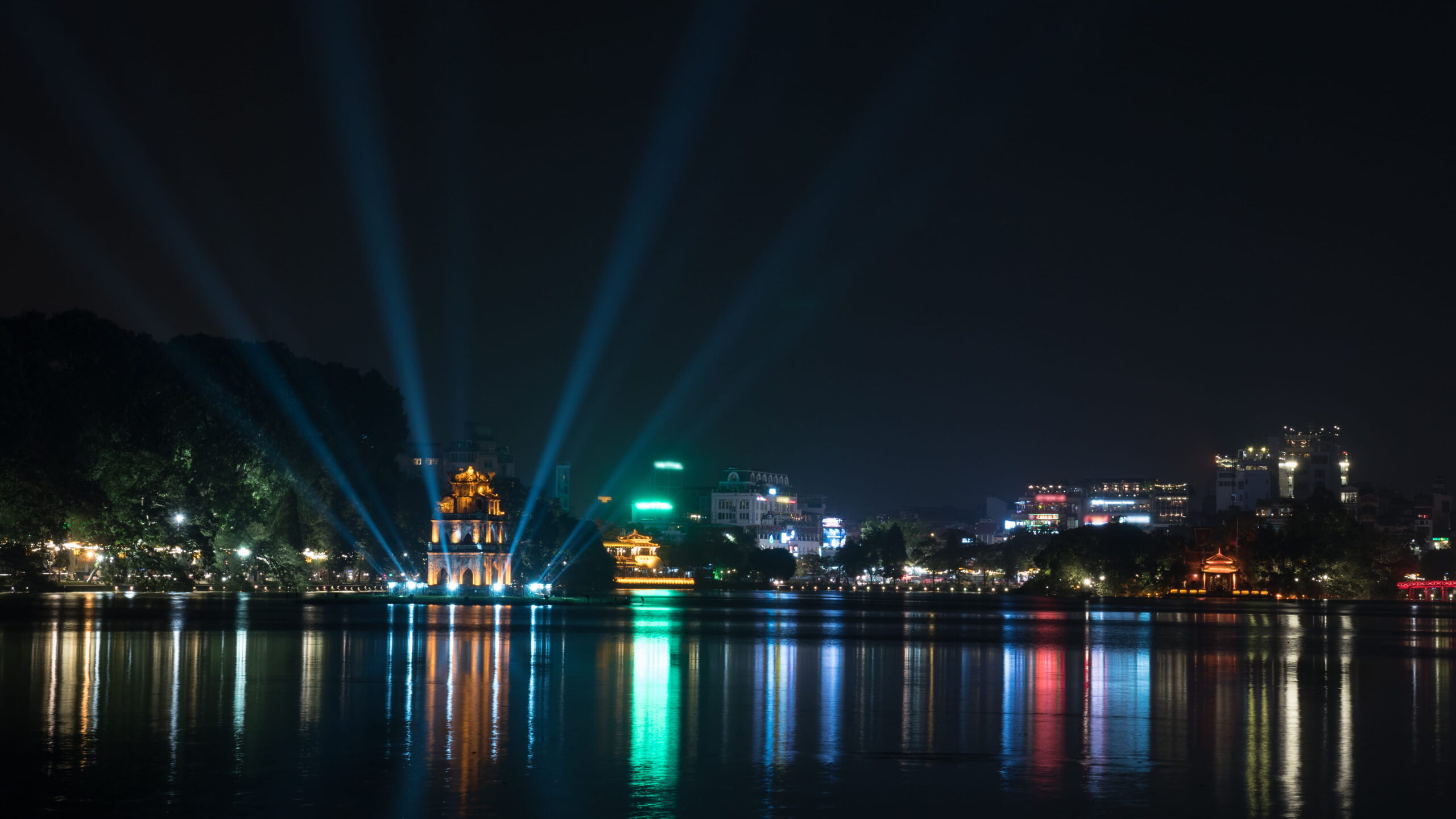 Vietnam-night-lightshow